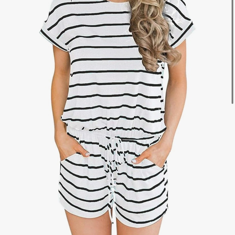 Striped Women's Sleepwear Set - Black and White